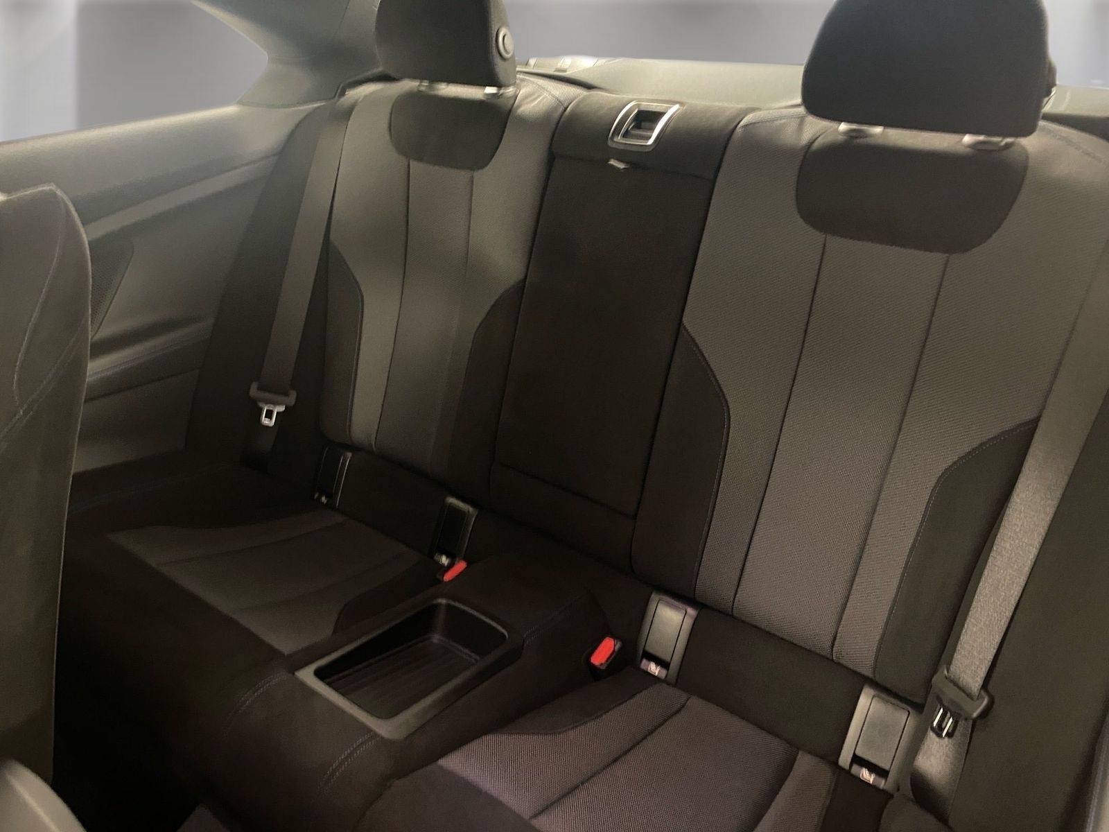 BMW 218 - Bild 13