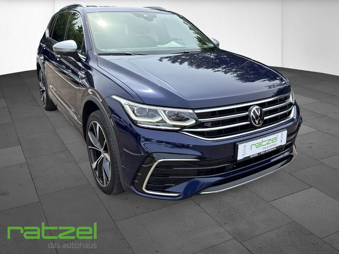 Fahrzeugabbildung Volkswagen Tiguan Allspace 4Motion R-Line DSG HUD Pano RFK