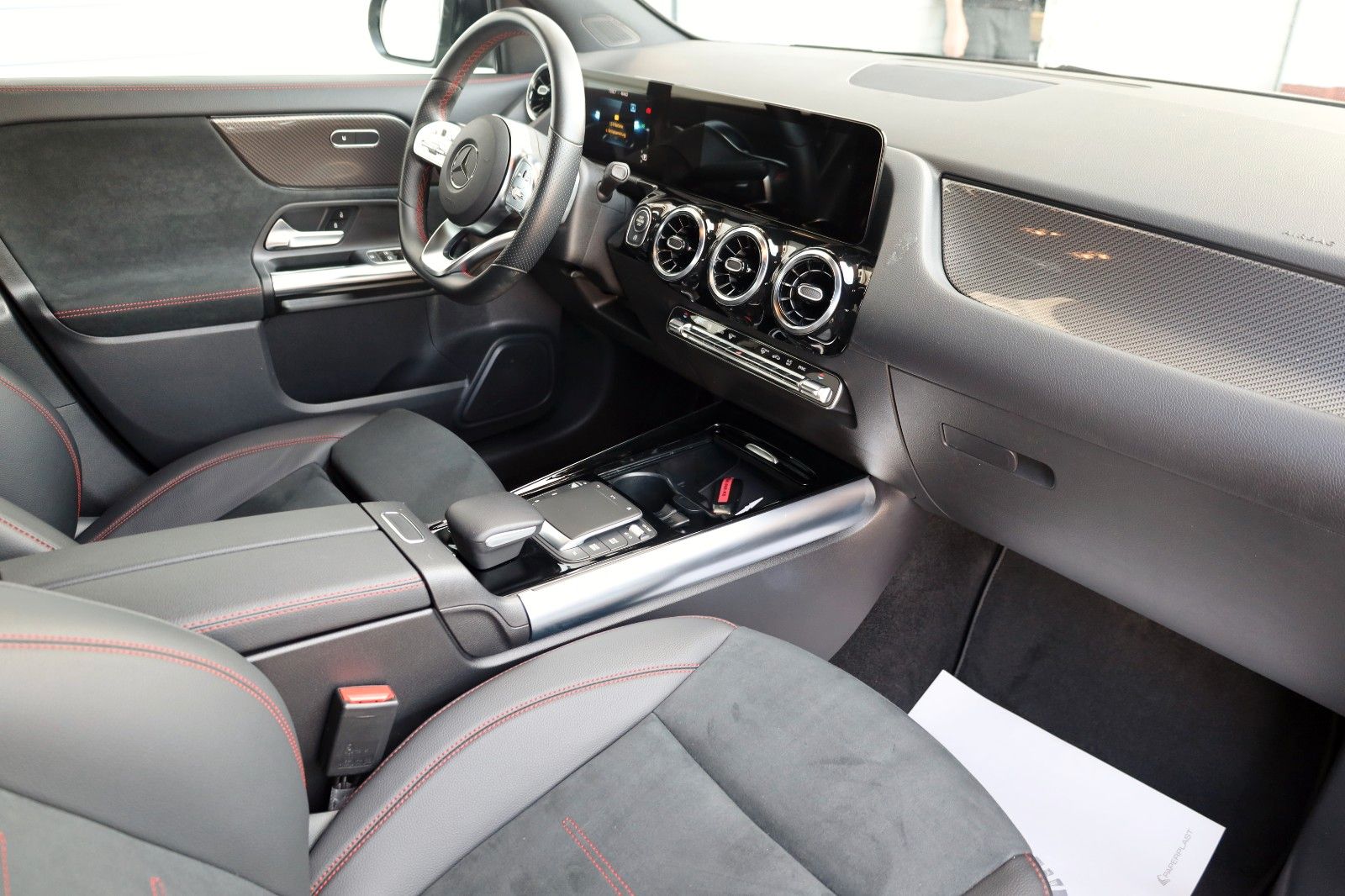Fahrzeugabbildung Mercedes-Benz GLA 200 d AMG line, T.Leder,Navi,LED,SH,Kamera