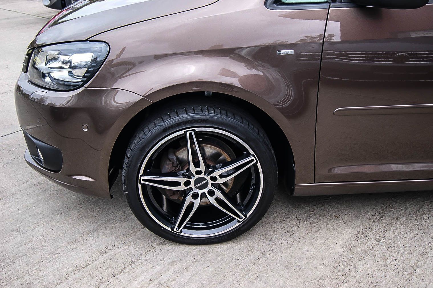 Fahrzeugabbildung Volkswagen Touran 16TDI Cup BI-XENON 7-SITZE SITZG PARKLENK