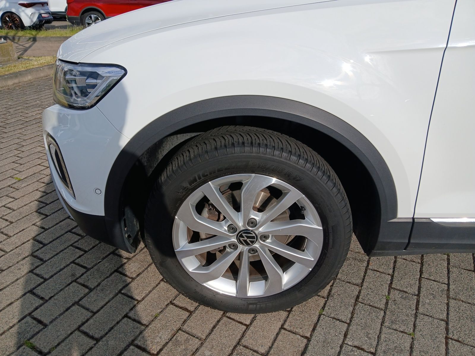 Fahrzeugabbildung Volkswagen T-Roc TDI StyleAHK AID ACC RFK SH LM