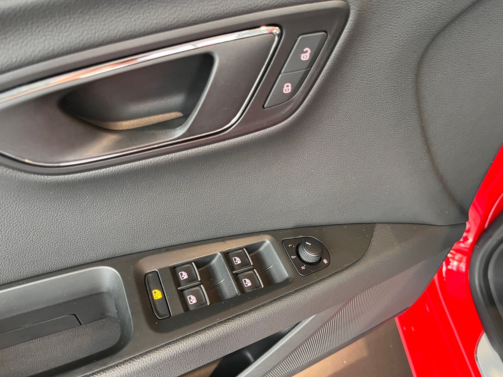 Fahrzeugabbildung SEAT Leon FR KLIMA LED NAVI ALU