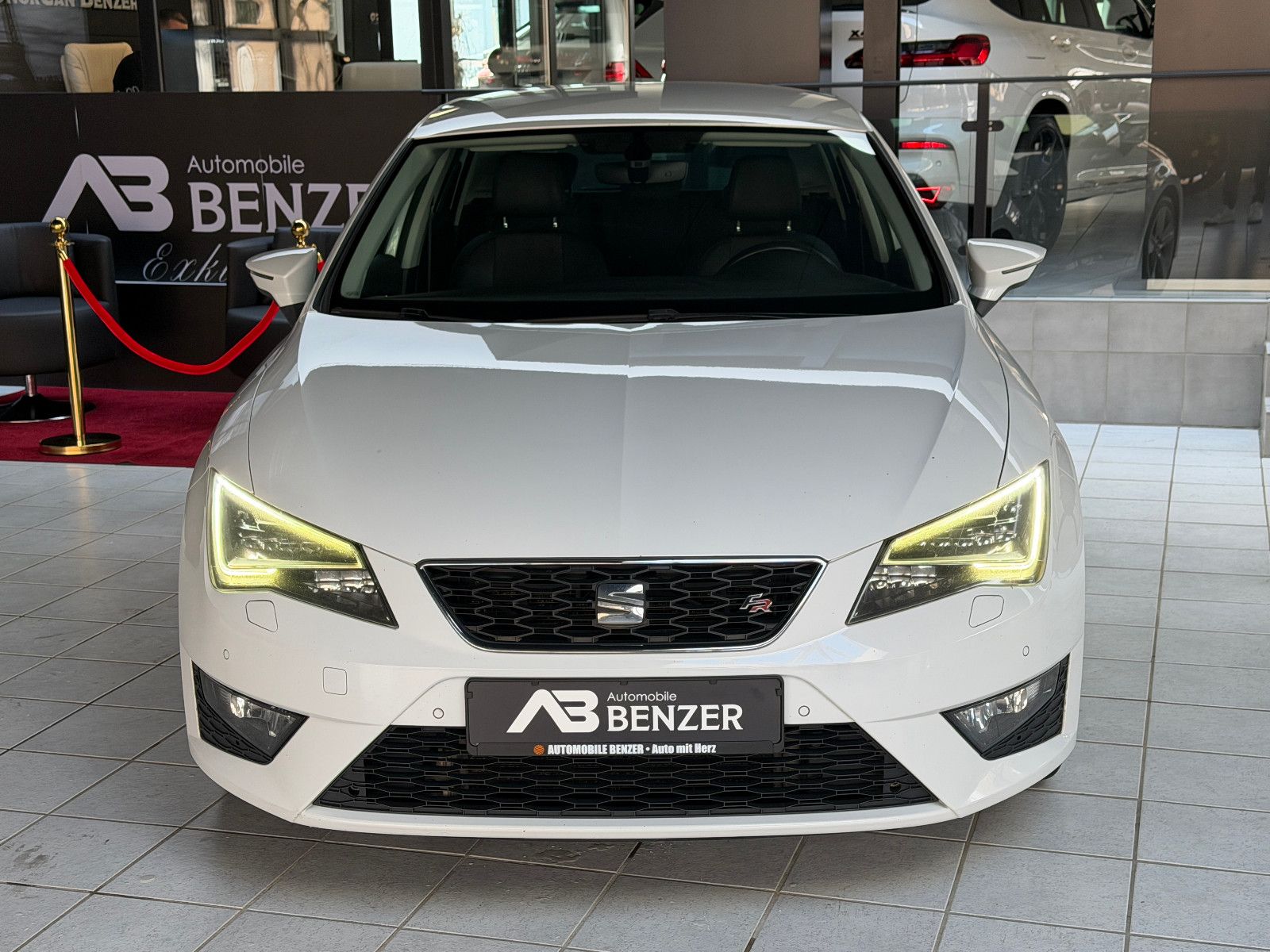 Fahrzeugabbildung SEAT Leon /FR-LINE/LED/NAVI/LEDER/KLIMA/ACC