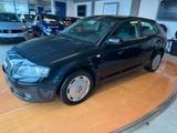 Audi A3 1.6 FSI Attraction - Audi A3: Fsi