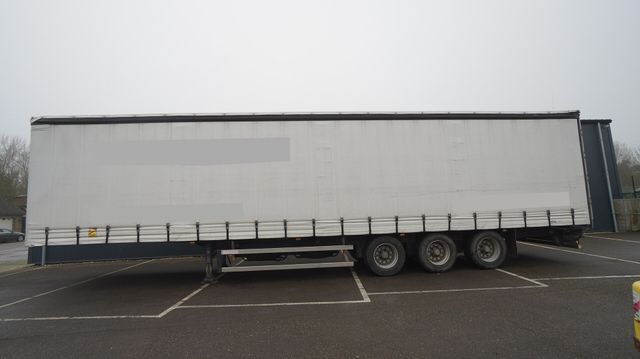 Groenewegen 3 AXLE CURTAINSIDE TRAILER