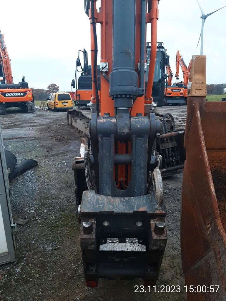 Fahrzeugabbildung Doosan DX 300 LC-7