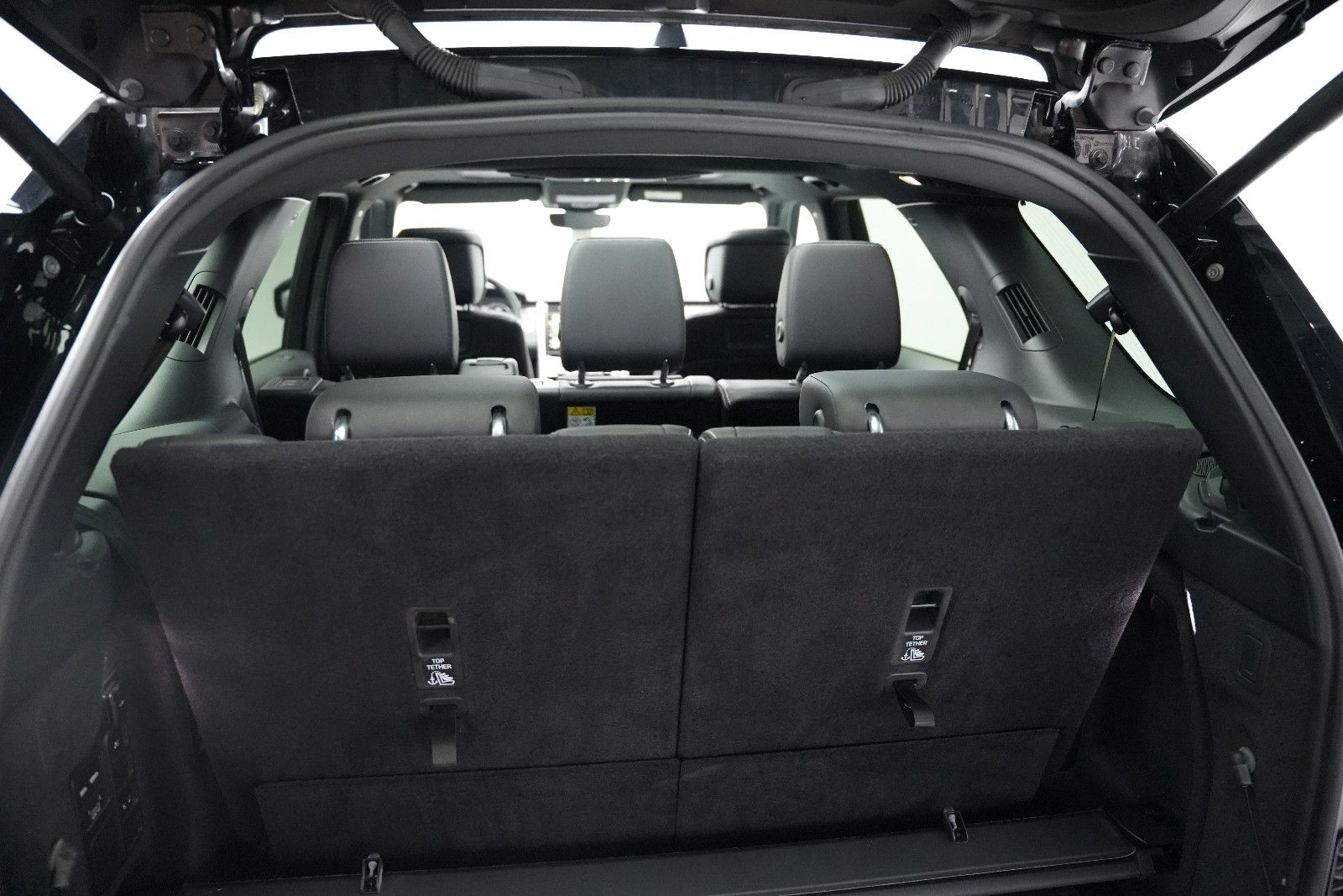 Fahrzeugabbildung Land Rover Discovery R-Dynamic AWD/7-SITZER/360'°Cam/AHK