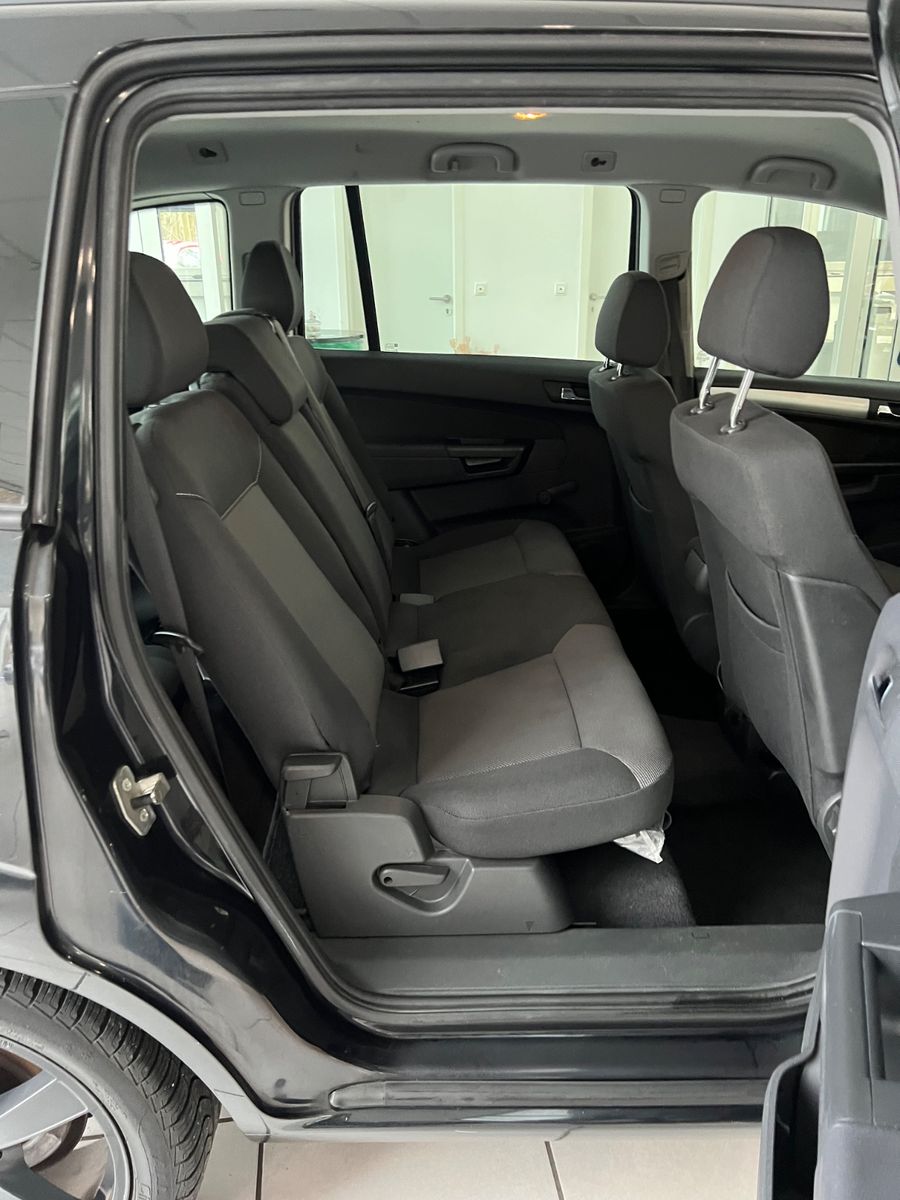 Fahrzeugabbildung Opel Zafira B Family 1.8 * 1.HAND* 7.Sitzer *