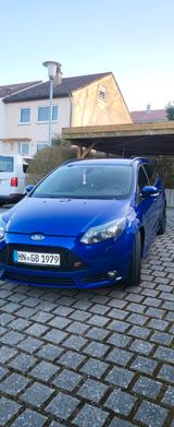 Ford Focus 2,0 EB ST Leder-Sport-Paket Turnier ST - Ford Focus aus 2013: ST