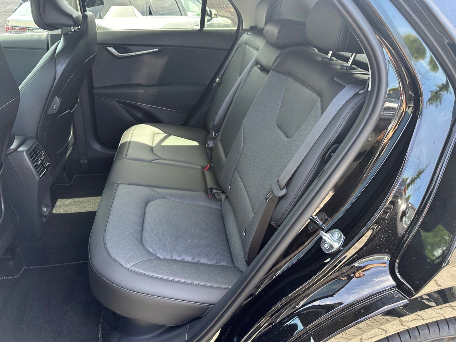 Fahrzeugabbildung Kia NIRO 1.6 HEV 129 DCT SPIRIT 18Z TEC REX