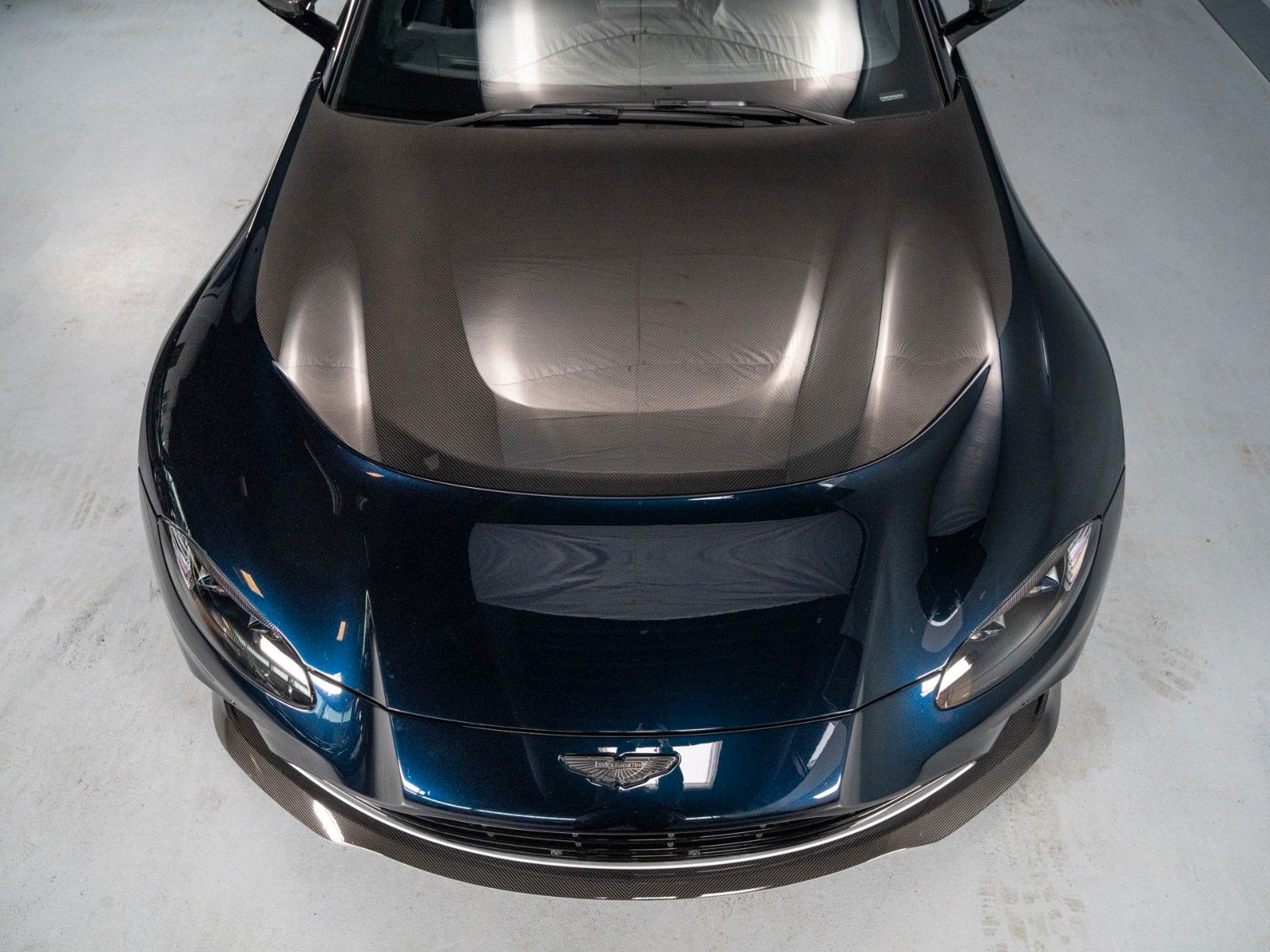 Aston Martin V12 Vantage - Bild 4