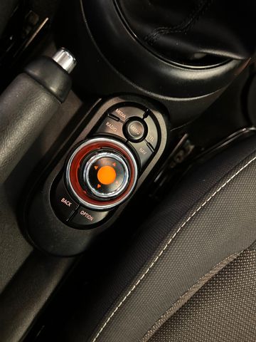 MINI Cooper *Sitzh*Parkass.*PDC*Klima*Navi*