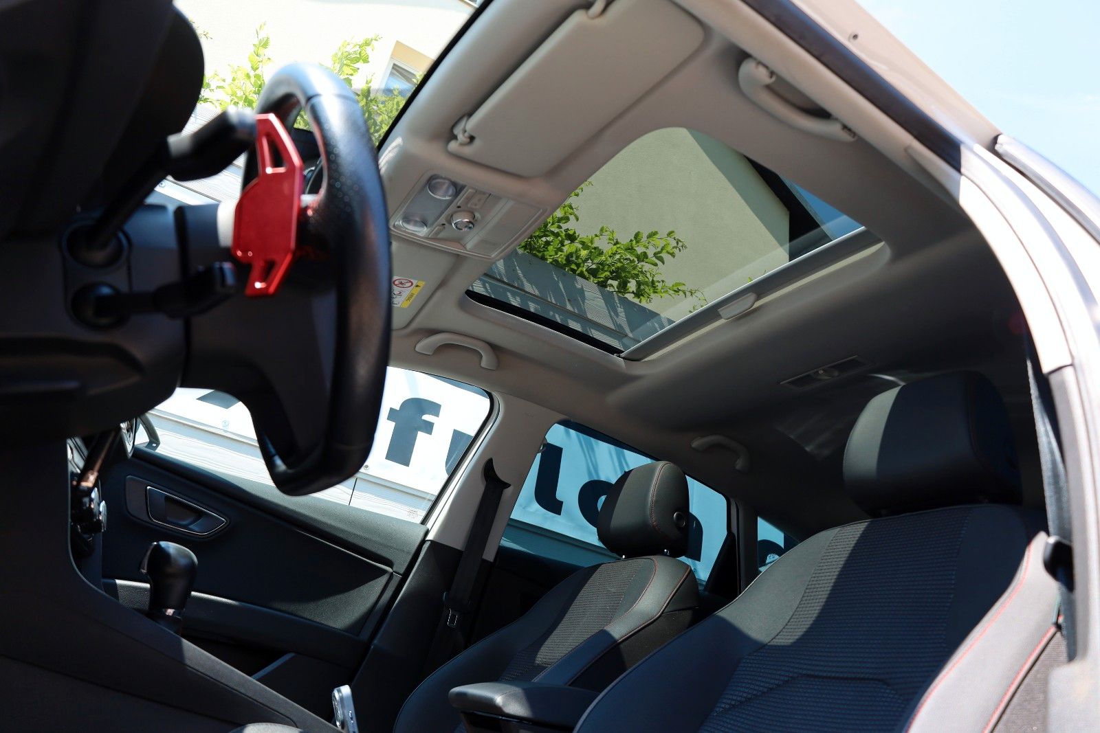 Fahrzeugabbildung SEAT Leon FR T.Leder,Navi,LED,ACC,Apple CarPlay,SD,SH