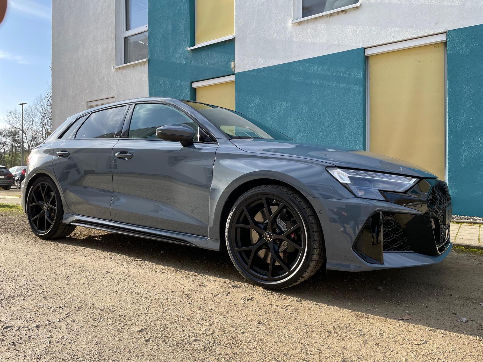 Audi RS3 Sportback/SPORTABGAS/PANO/MTX/CARBON/HEADUP
