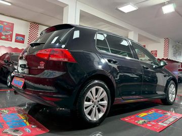 Volkswagen Golf - 10