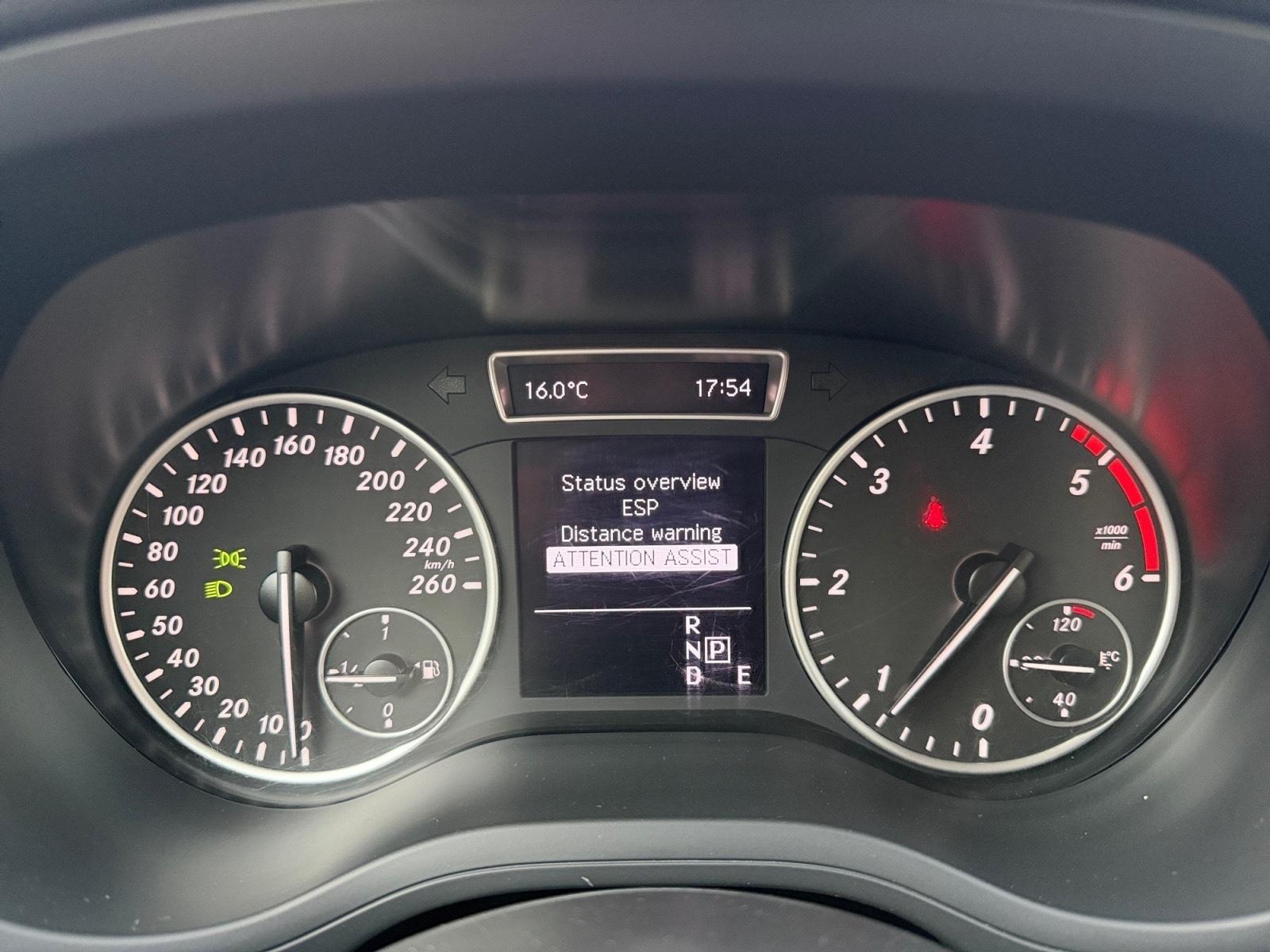 Mercedes-Benz B 180 Sports Tourer, AHK