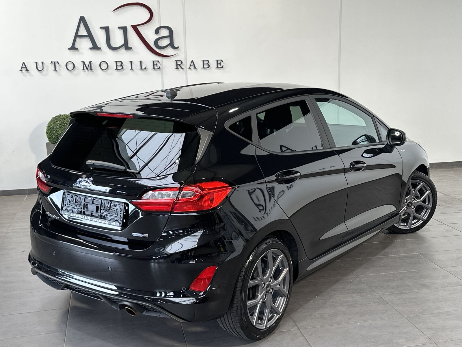 Fahrzeugabbildung Ford Fiesta 1.0 EcoBoost ST-Line NAV+LED+CARPLAY+DAB