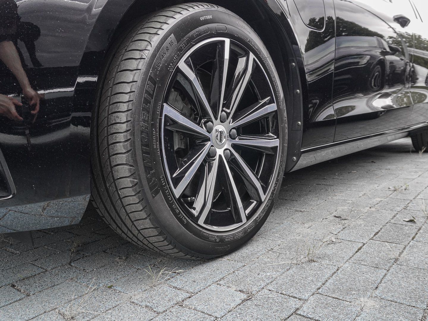 Volvo V60 T6 AWD Plus Dark Plug-in Hybrid PANO AHK H&K foto 7