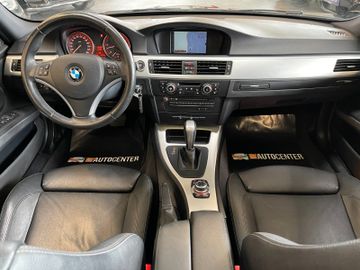 BMW Touring 330d xDrive *PANO*NAVI*PDC*SZHZ*LEDER*
