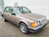 Mercedes-Benz E 260 Automatik - Mercedes-Benz E 260 von privat