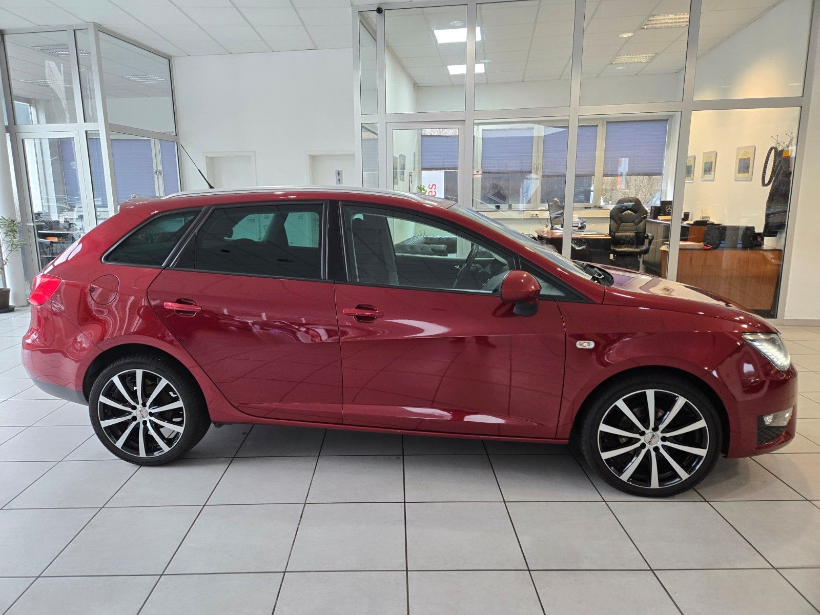 Fahrzeugabbildung SEAT Ibiza ST FR * AUTOMATIK *