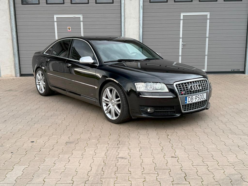 Audi S8