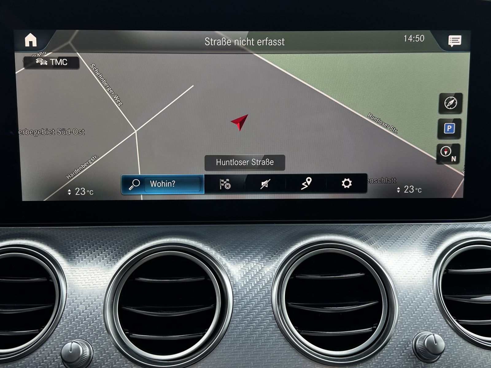 Fahrzeugabbildung Mercedes-Benz E 300de T AMG-Line NAV+LED+PANO+360°+DISTRONIC