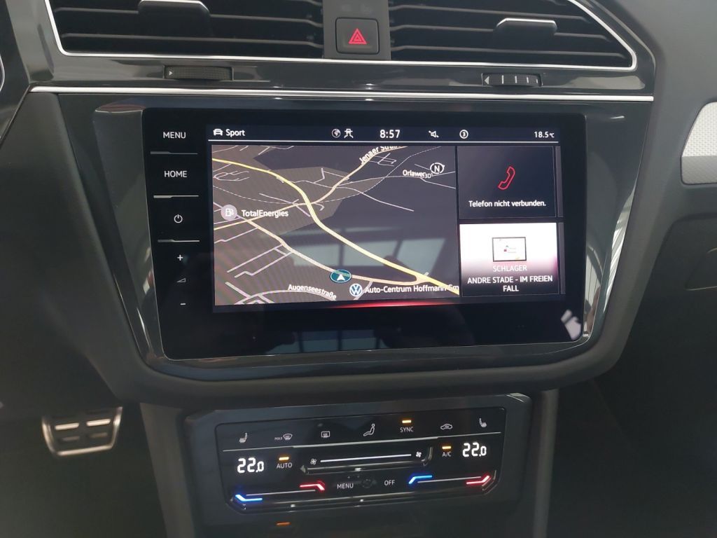 Fahrzeugabbildung Volkswagen Tiguan 1.5 TSI DSG Life Digital Cockpit Panorama