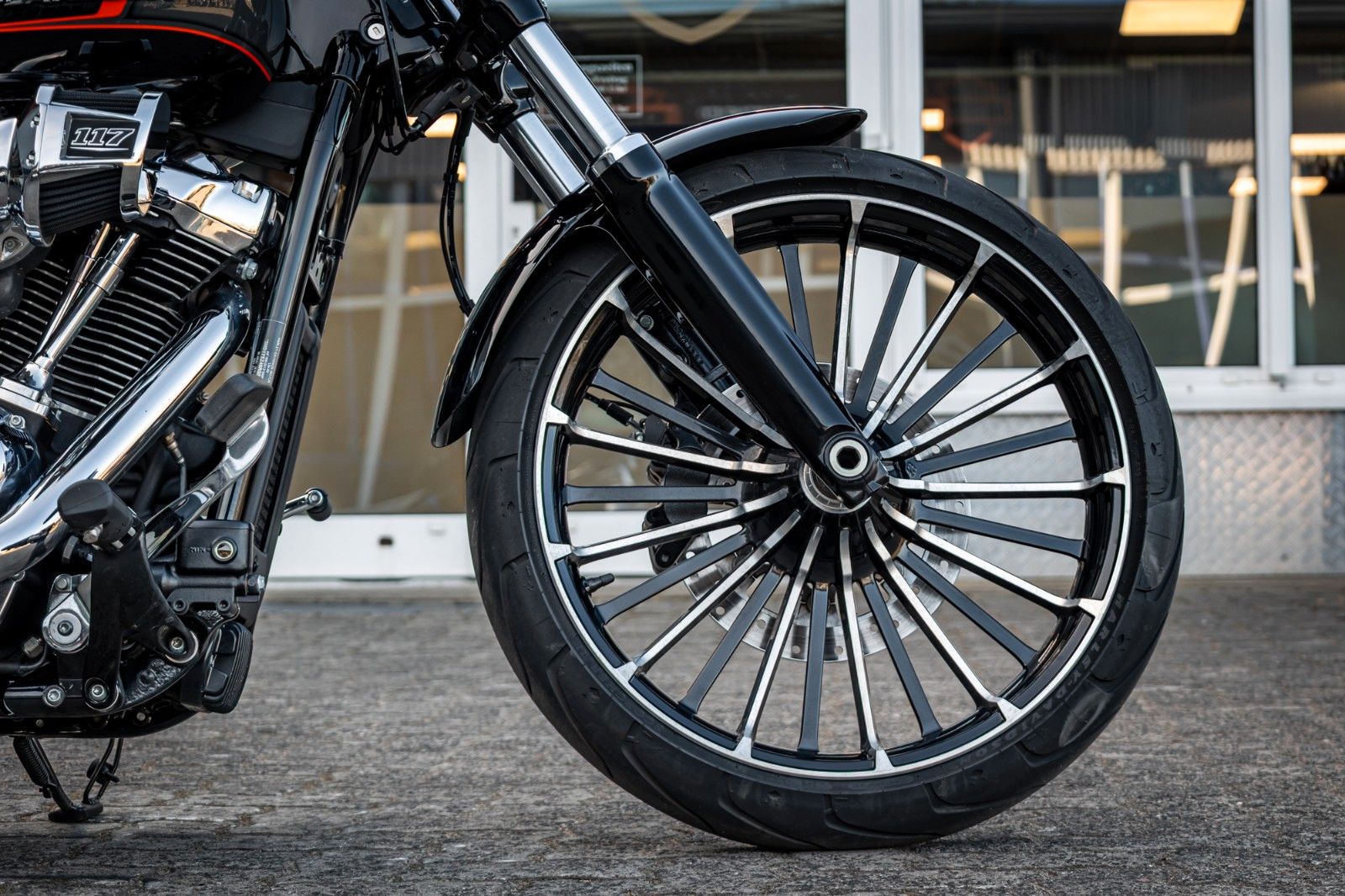 Fahrzeugabbildung Harley-Davidson FXBR Breakout 117 cui - Jekill & Hyde
