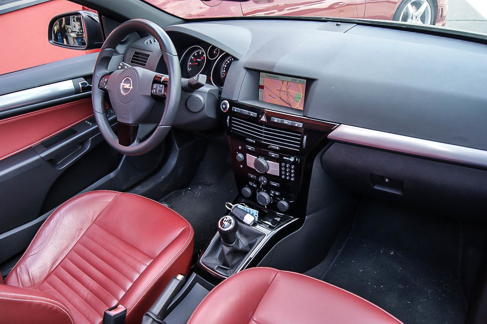 Fahrzeugabbildung Opel Astra H Twin Top ENDLESS SUMMER erst 52.058km !!