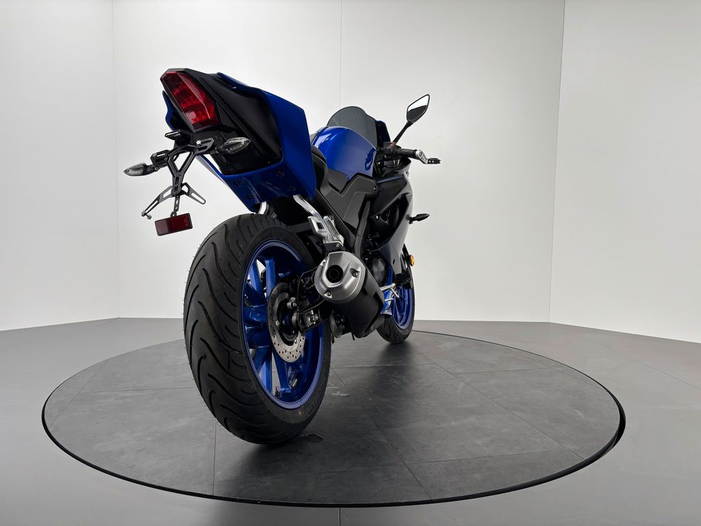 Fahrzeugabbildung Yamaha YZF-R125 *TOP MIT ZUBEHÖR