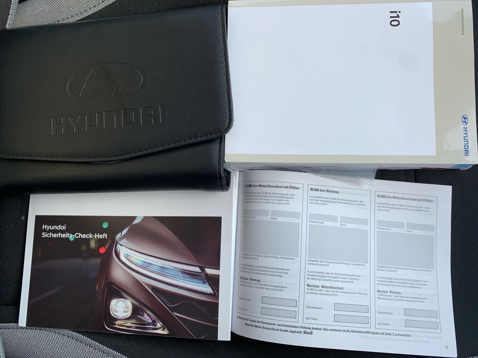 Fahrzeugabbildung Hyundai i10 1.0 Select Navi Allwetter
