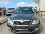 Skoda Octavia Combi Elegance- NAVI-EGSD-1.HAND - Skoda Octavia aus 2011