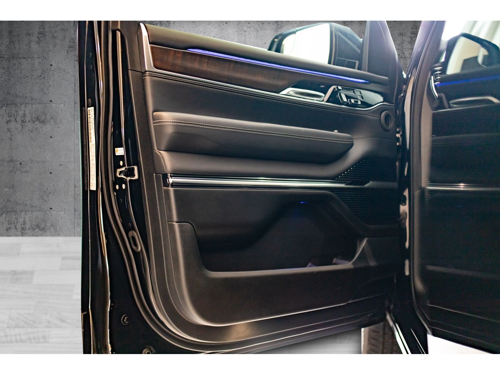 Jeep Wagoneer - Bild 14