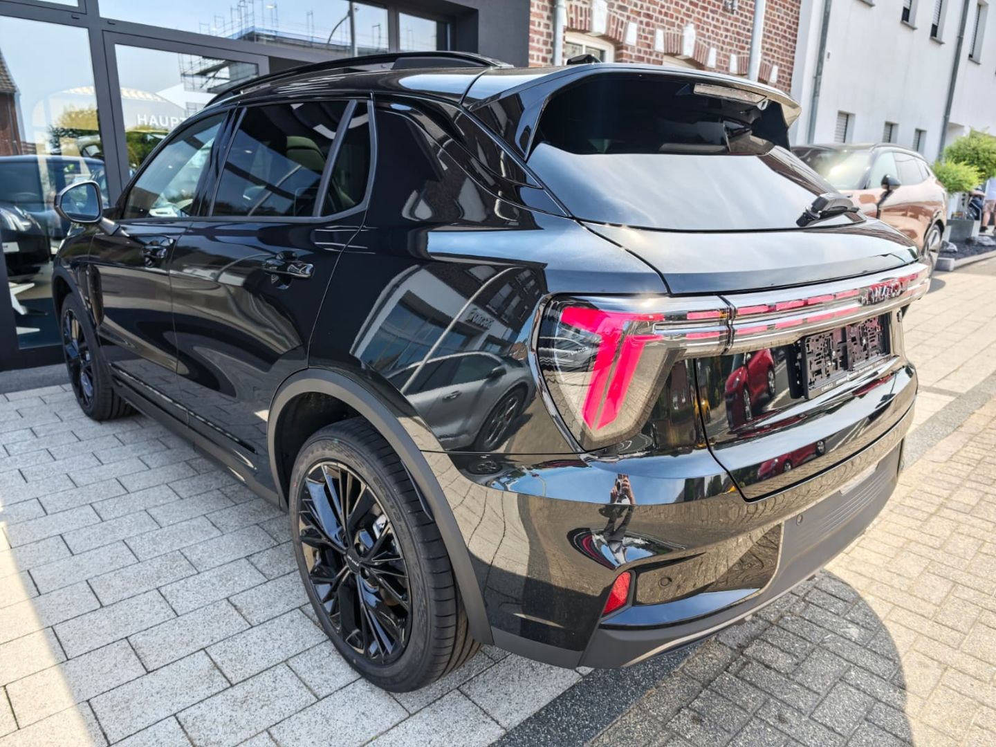 Lynk & Co 01
