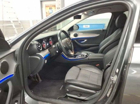 Fahrzeugabbildung Mercedes-Benz E 200 Avantgarde+MultiBeam+RKamera+Ambiente+