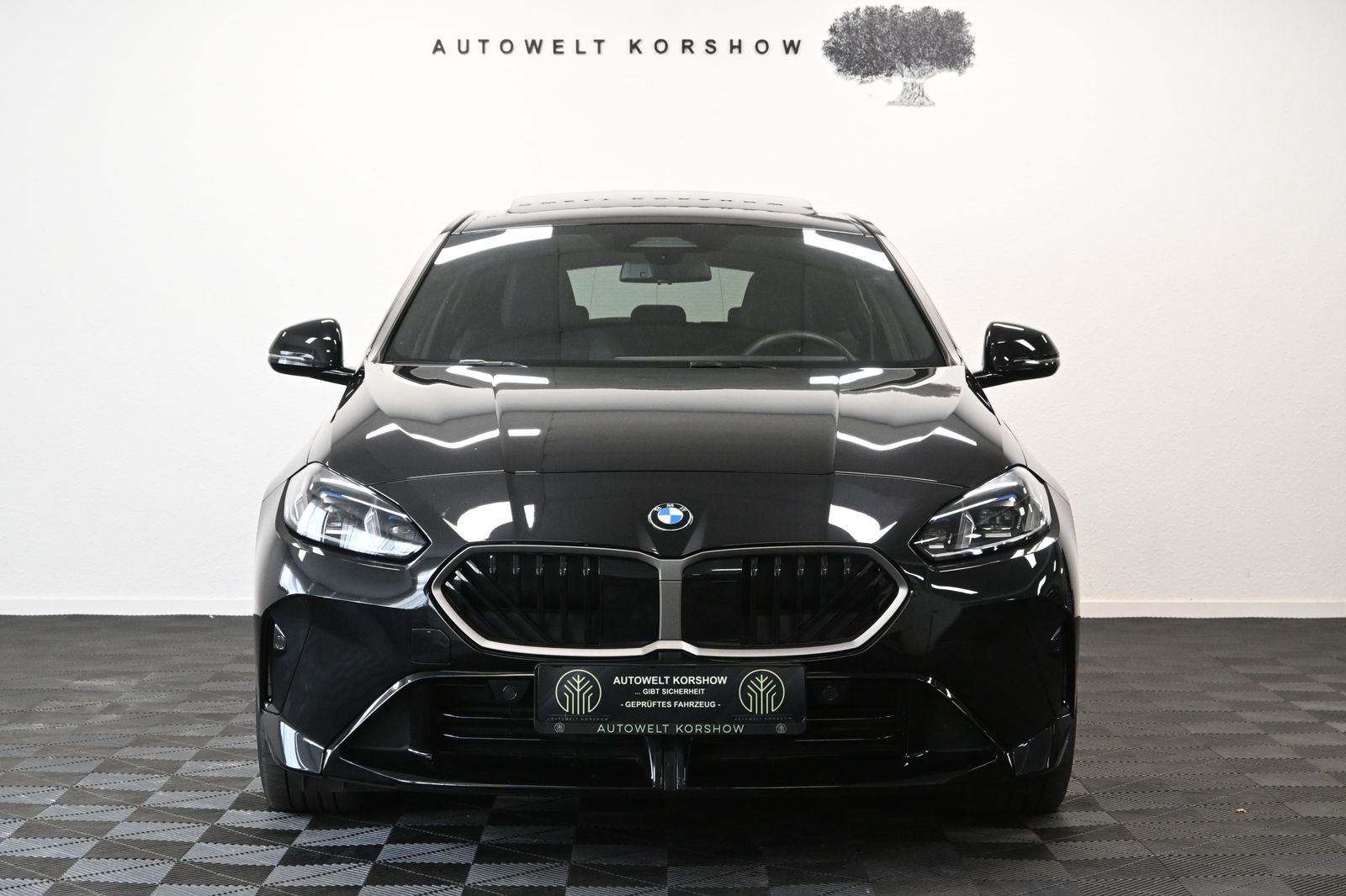 BMW 118 d M Sport *PANO *LED *KAMERA *LC PLUS imagem 2