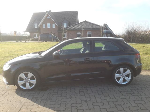 Audi A3 2,0TDi  S line +Sportpaket+Navi+Shzg+Nebel+++