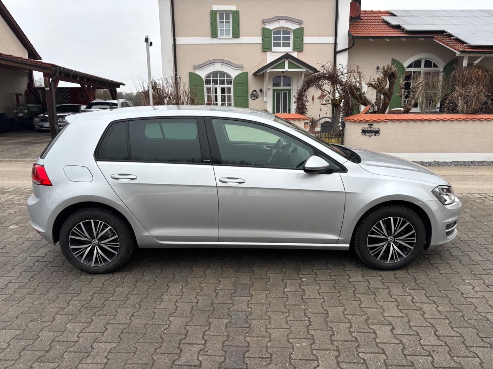 Volkswagen Golf VII Lim. Allstar BMT 2.Hand Navi 96000 KM
