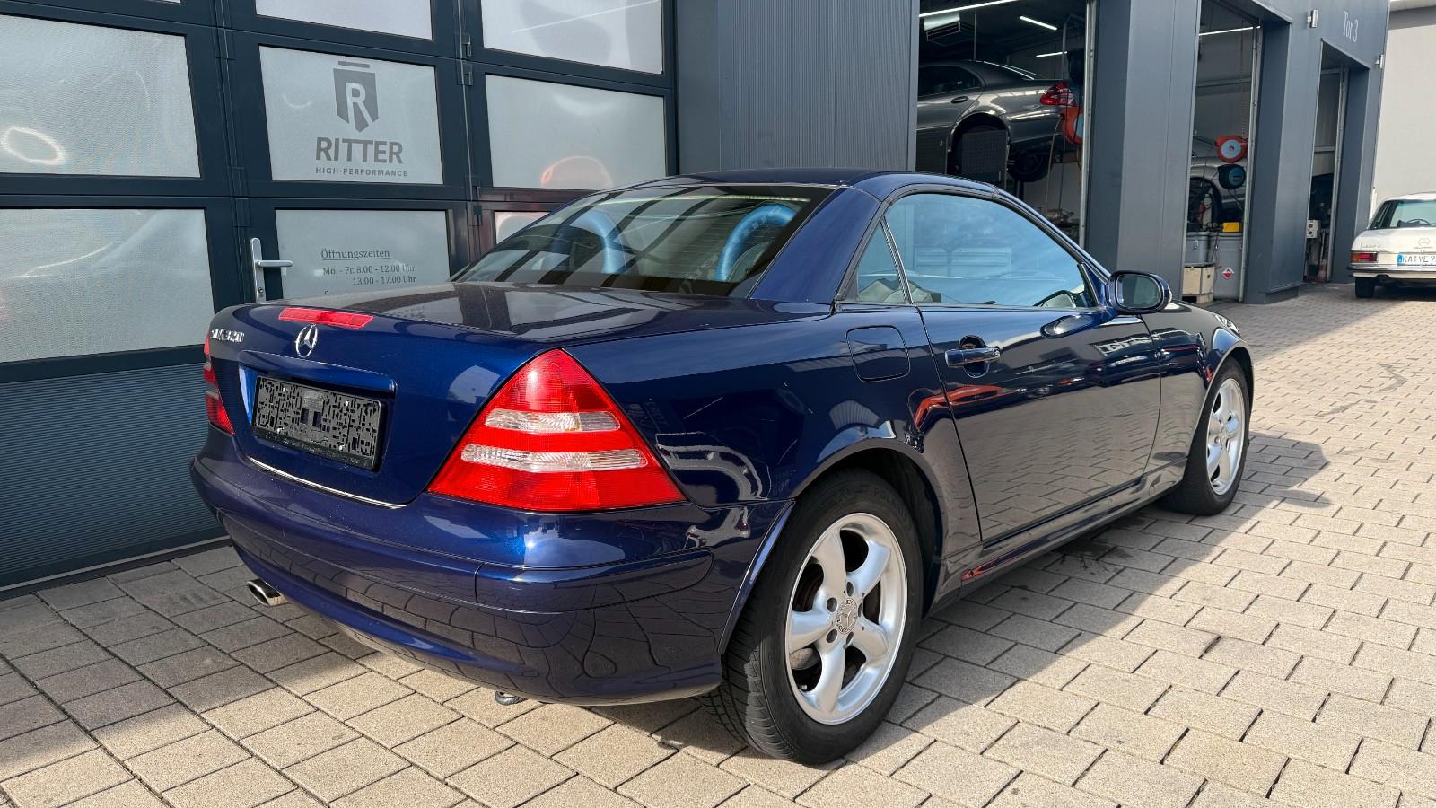 Mercedes-Benz SLK 320