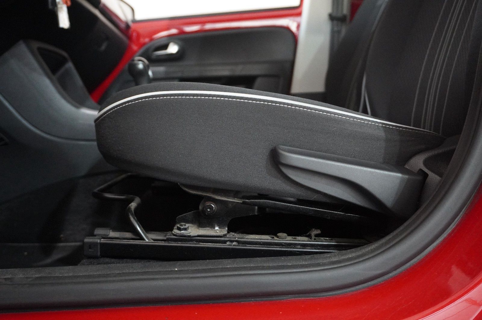 Fahrzeugabbildung SEAT Mii 1.0 SPORT 5-TÜR KLIMA/ALU/CD/AUX/NEBEL/TÜV
