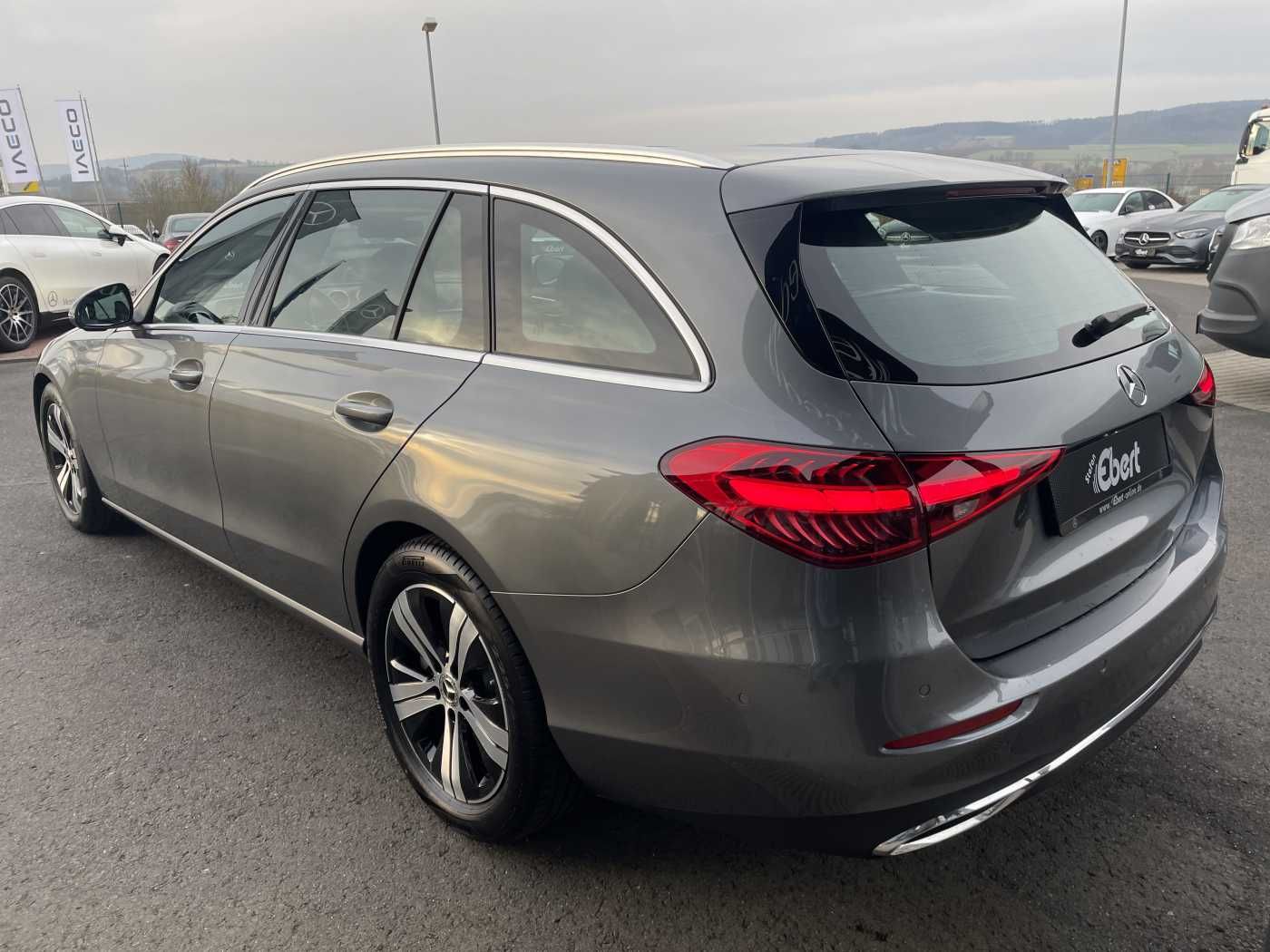Fahrzeugabbildung Mercedes-Benz C 180 T 9G AVANTGARDE+R-Kamera +PANO+SHZ+SPIEGEL