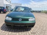 Volkswagen Golf 1.6 Special - Volkswagen Golf aus 2001: 1.6