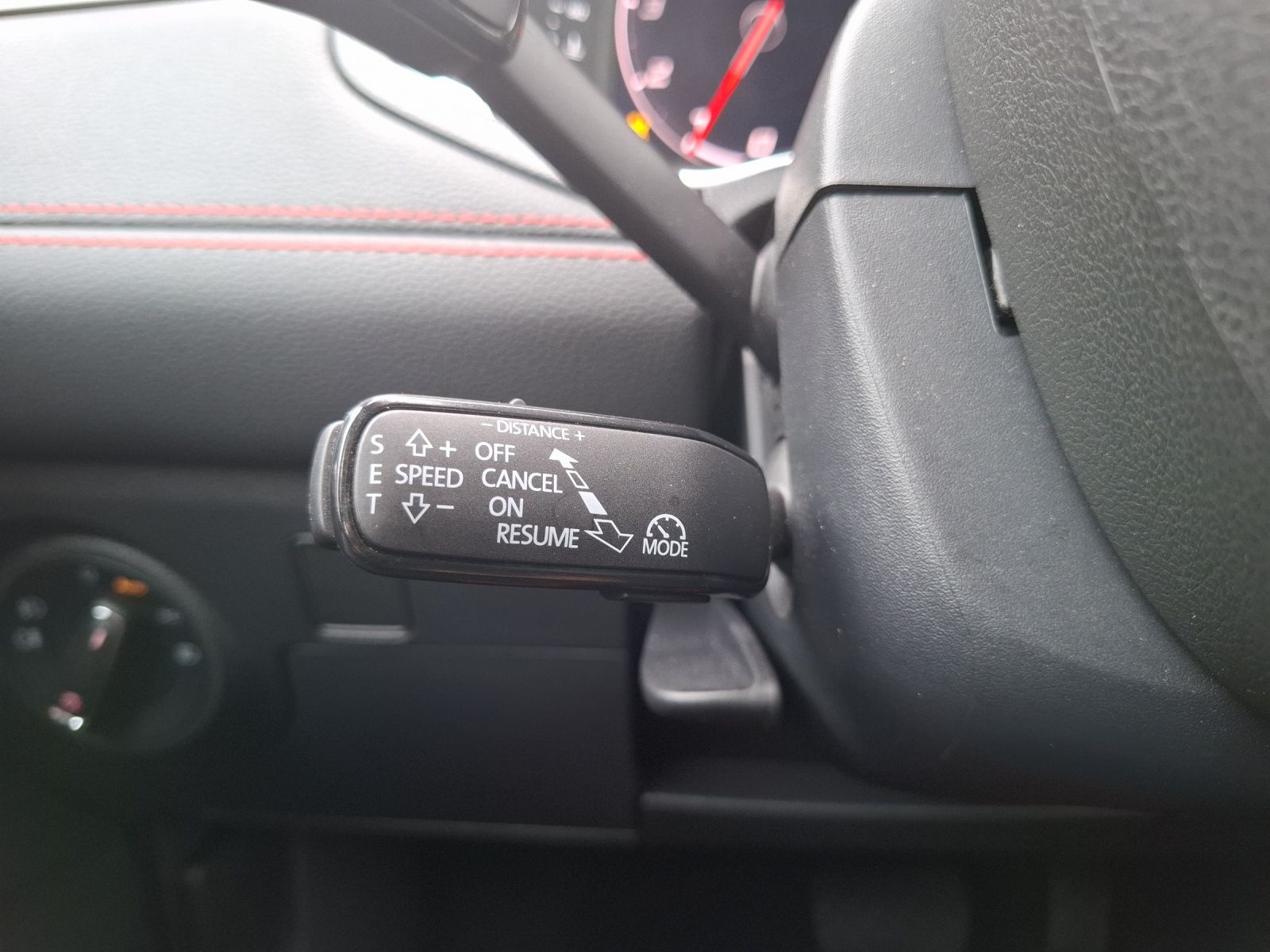 Fahrzeugabbildung SEAT Arona TSI FR-Line DSG LED Navi AID ACC RFK SH
