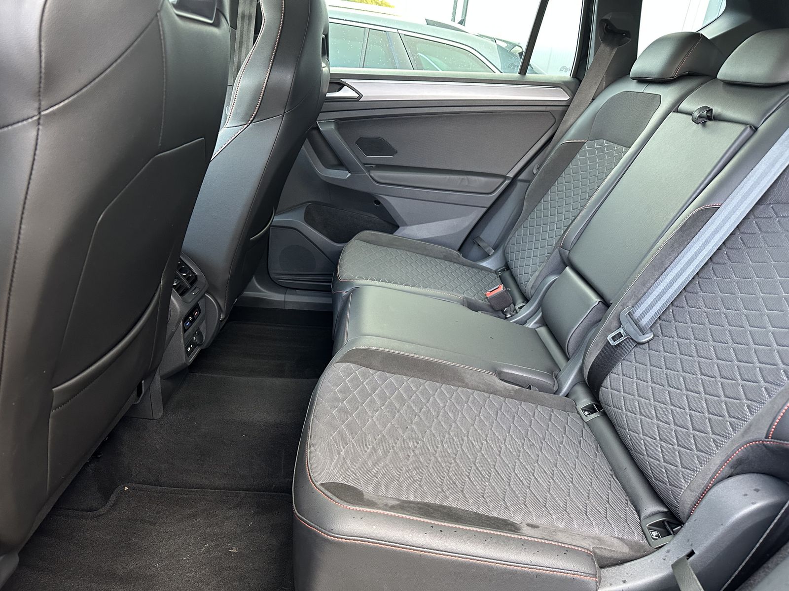 Fahrzeugabbildung SEAT Tarraco 2.0 TDI DSG FR NAV+LED+AHK+ACC+CARPLAY