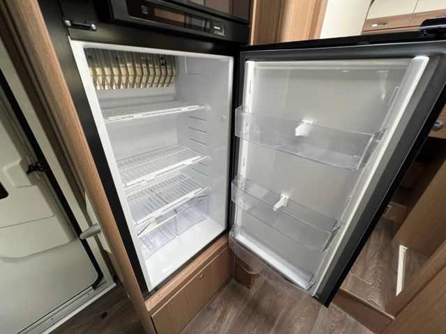 Carado T447 Automatik,Einzelbett,Hubbett,Navi,Markise