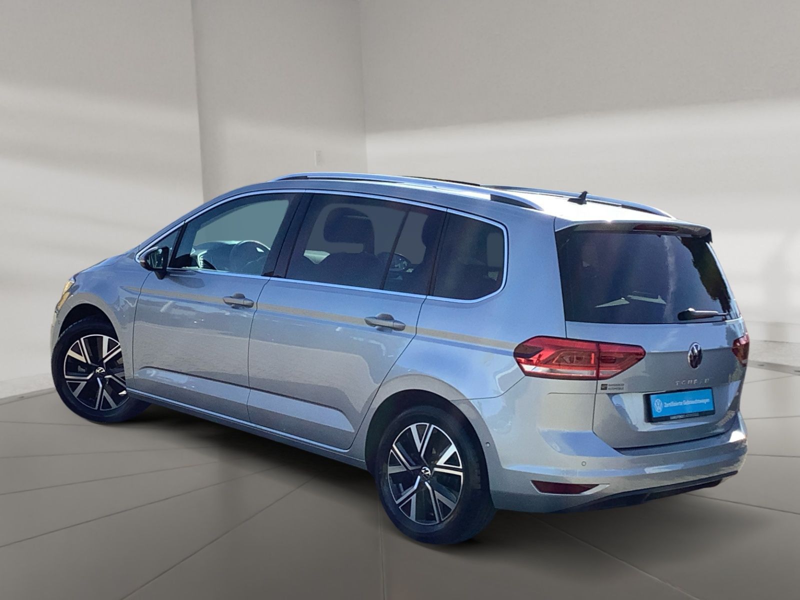 Volkswagen Touran 1.5 TSI DSG Highline AHK ACC Pano Standh foto 4
