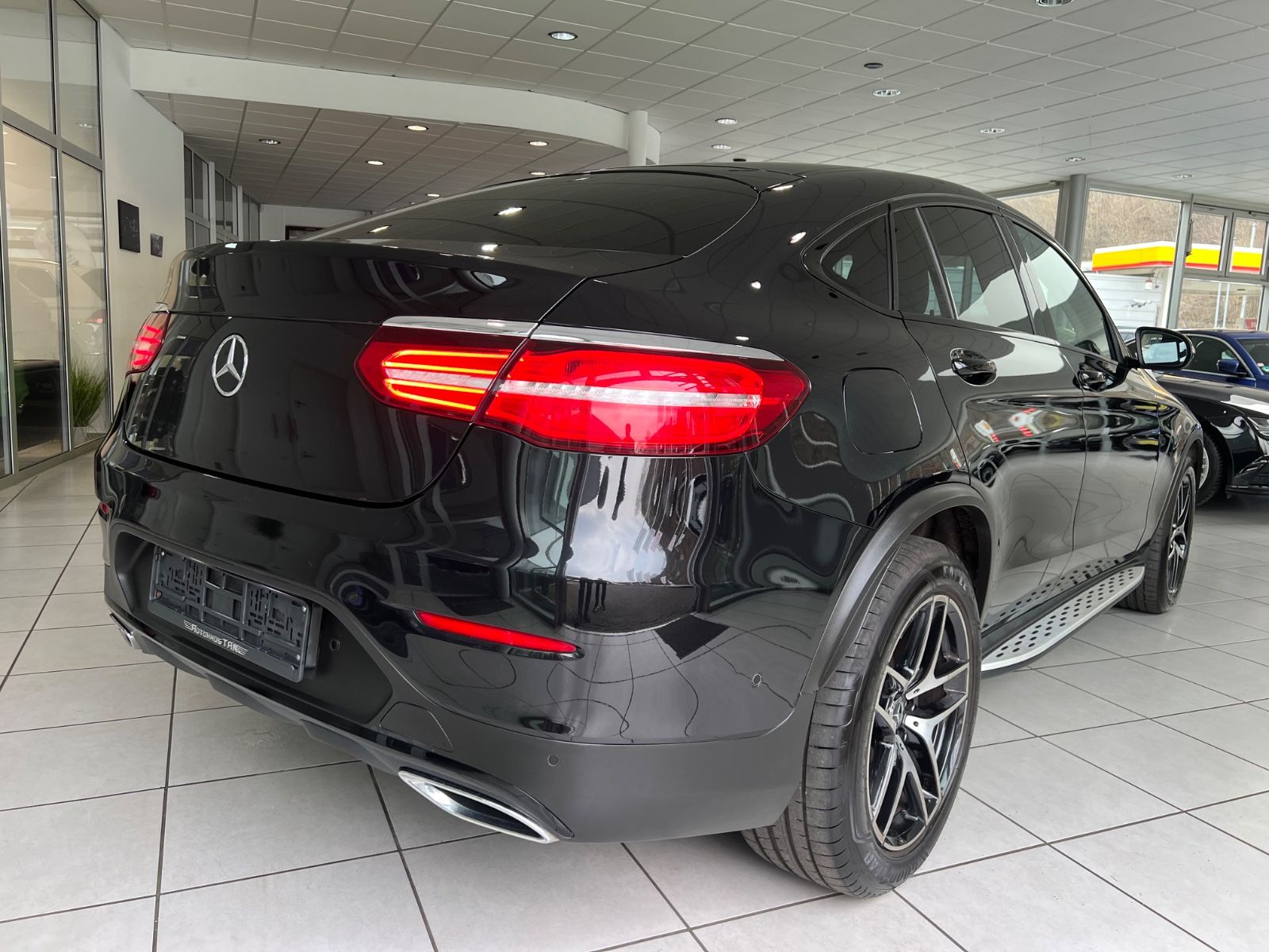 Fahrzeugabbildung Mercedes-Benz GLC 350 d Coupe 4Matic AMG LINE *BURMESTER*