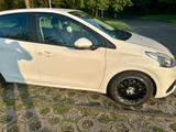 Peugeot 208 1.6 Active BlueHDi 100 STOP & START Active - Peugeot 208 von privat