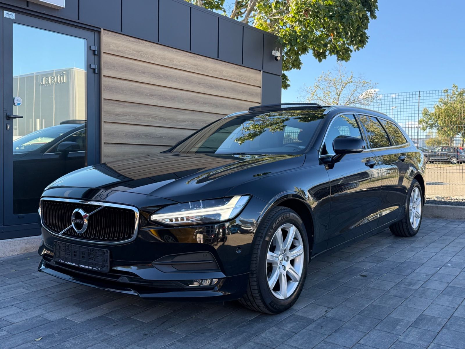 Volvo Volvo V90 Kombi Momentum*ACC*CAM*LED*AHK*